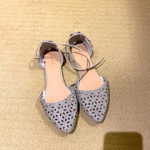 Size 9 Le Chateau flats